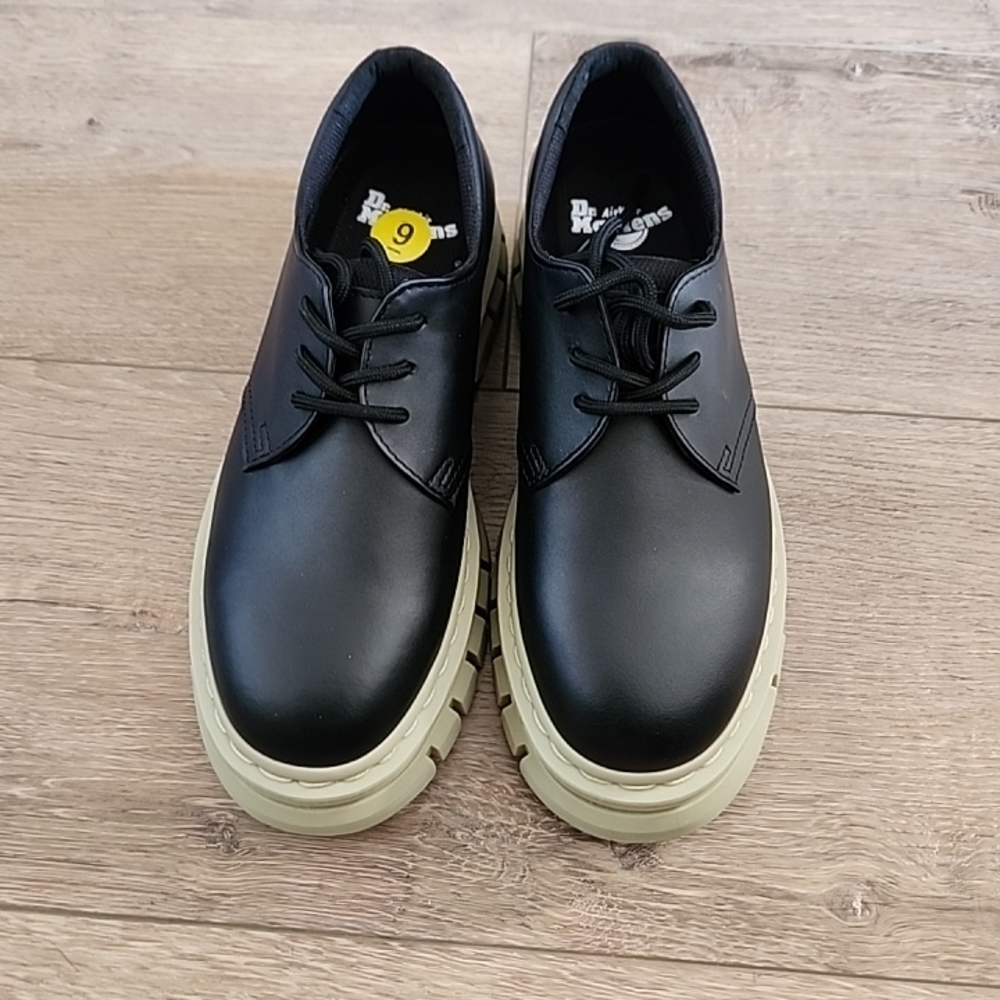 Dr Martens Rikard 31 Contrast Sole Platform Shoe Women's 8 Men's 7 NEW